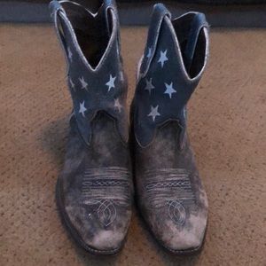Women’s cowgirl boots